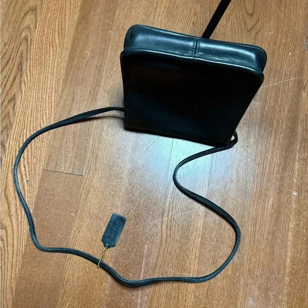 Vintage Coach Crossbody Bag#9620 - Picture 4 of 16